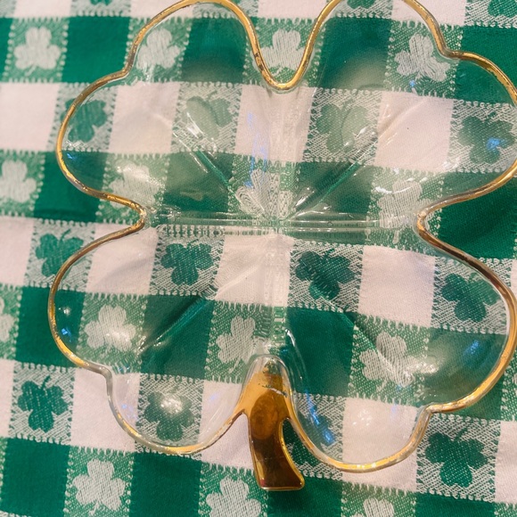 Vintage MCM 3 Piece-Four Leaf Clover Glass Candy Dish with Gold accent trim. - Picture 8 of 10